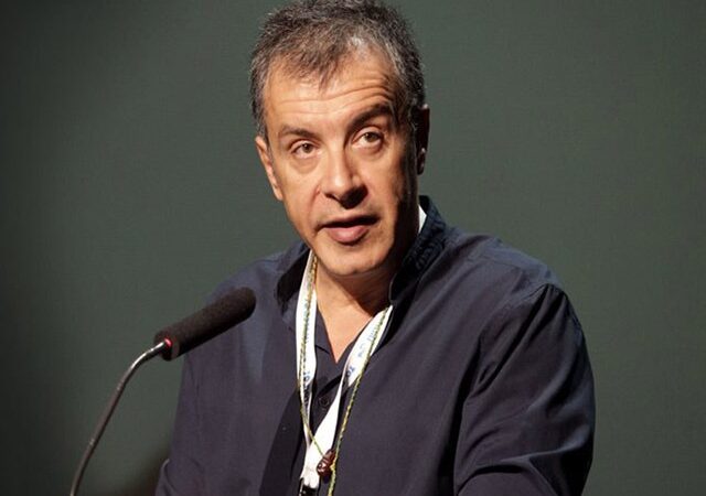 Θεοδωράκης: Κυβέρνηση συνεργασίας από τα κόμματα που ψήφισαν το μνημόνιο Τσίπρα