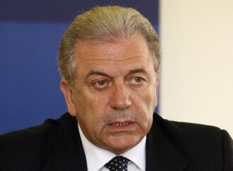 Αβραμόπουλος: Δέκα ημέρες προθεσμία στην ΕΕ για τη μείωση του προσφυγικού κύματος