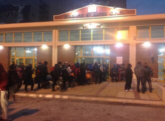 Απέραντο hotspot η Ελλάδα: Αλλοι 1.700 μετανάστες στον Πειραιά-Στα Διαβατά Θεσσαλονίκης τα πρώτα λεωφορεία με πρόσφυγες