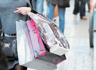 Ερευνα Nielsen: 8 στους 10 Ελληνες κόβουν σταθερά έξοδα νοικοκυριού – Ανησυχούν για εργασία και χρέη