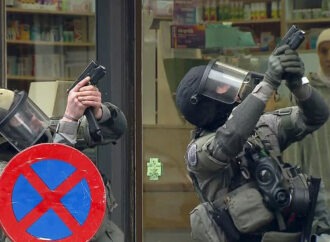 Εκρήξεις και πυροβολισμοί ακούγονται στις Βρυξέλλες