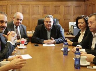 Ουρά του Τσίπρα παραμένει ο Καμμένος