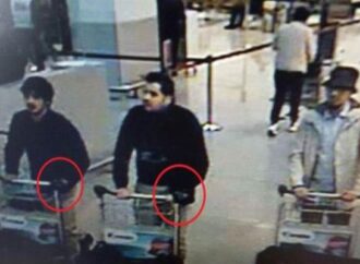 Ερευνες για άντρα με λευκό μπουφάν-Δυο αδέρφια οι καμικάζι