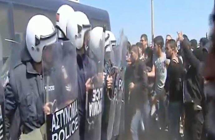 Πετροπόλεμος στην Ειδομένη