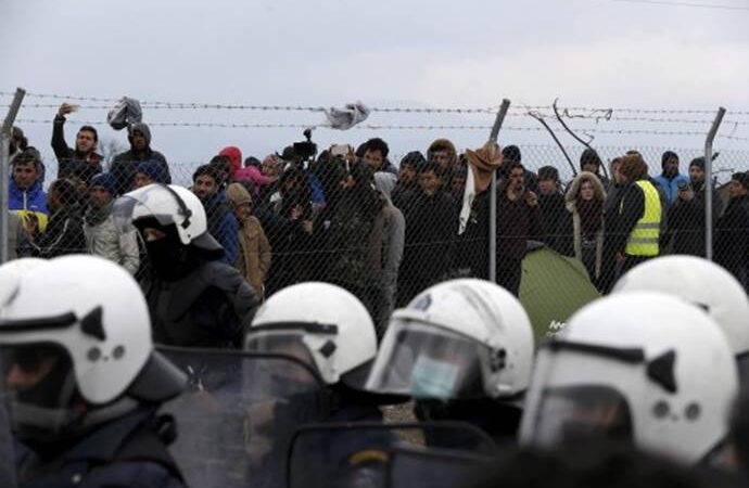 Χάνουν τον έλεγχο με τους πρόσφυγες