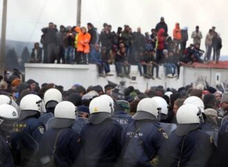 Προσφυγικό: Οργή και απογοήτευση σε Ειδομένη και Πειραιά