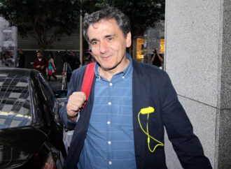 Τσακαλώτος προς ΔΝΤ: «Βάλτε νερό στο κρασί σας»