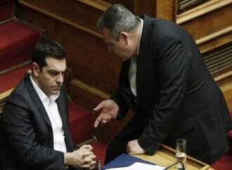 Σε μια κλωστή κρέμεται η κυβέρνηση