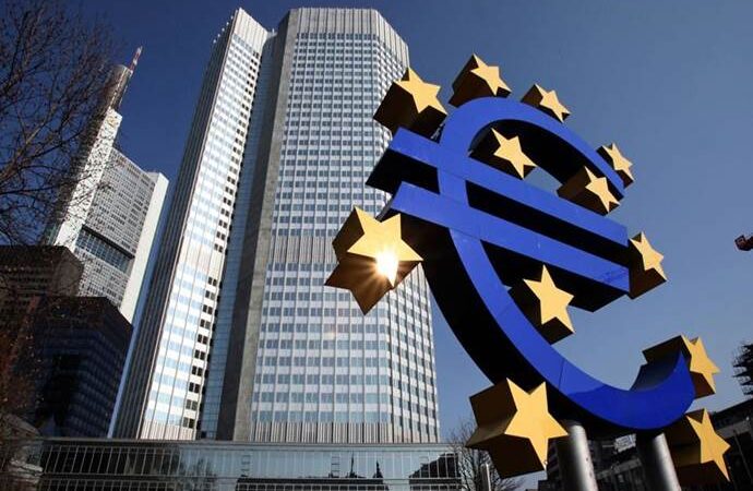 Ράπισμα  και από ΕΚΤ:Στηρίζει τη θέση του ΔΝΤ για τα επώδυνα μέτρα στην Ελλάδα