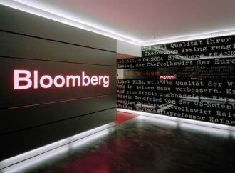 Bloomberg: Η υπερφορολόγηση διώχνει τις επιχειρήσεις από την Ελλάδα
