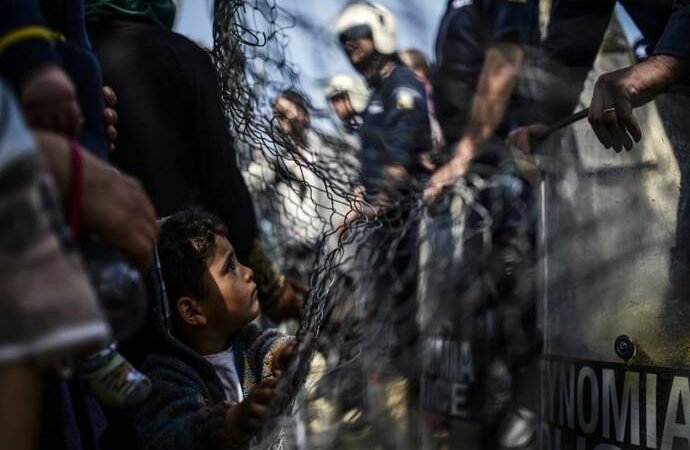 Στην Ειδομένη έβαλαν μπροστά τα παιδιά-Στη Σάμο έβγαλαν μαχαίρια-Αντιδράσεις στη Λέρο