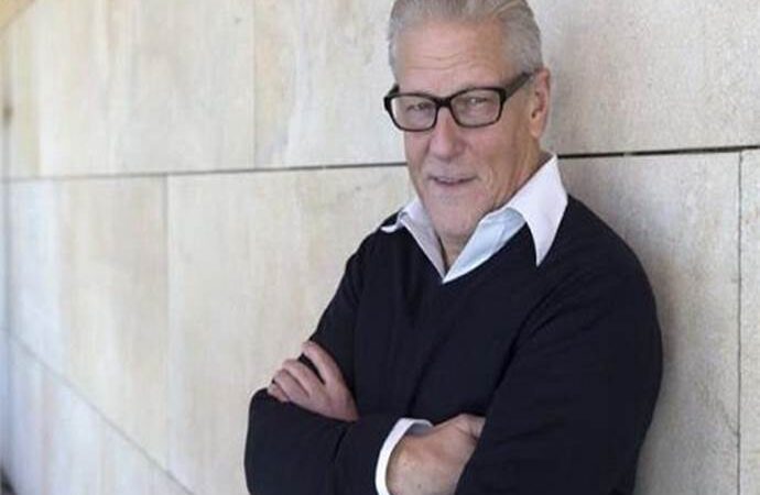 Ο Γιαν Φαμπρ έδωσε τη λύση – Υπέβαλλε την παραίτησή του