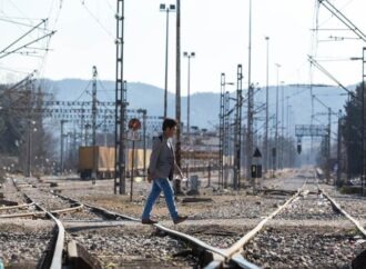 Επιχείρηση ΕΛ.ΑΣ. στην Ειδομένη: Για μία ώρα άνοιξε η σιδηροδρομική γραμμή!