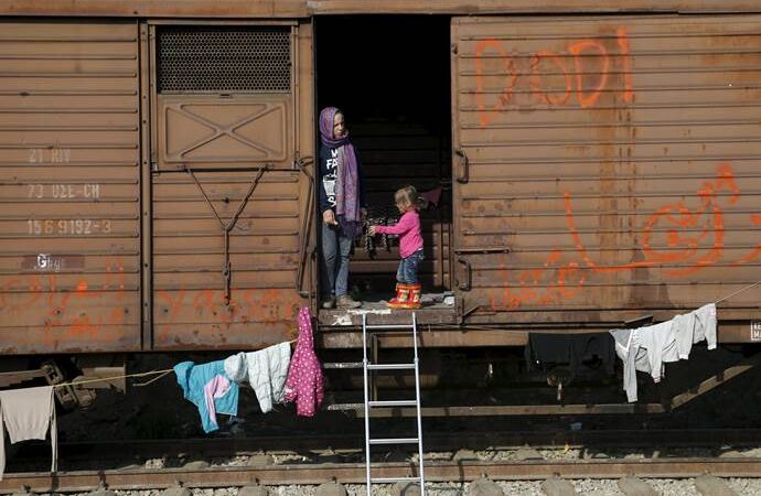 Αλλες επτά κλινάμαξες στην Ειδομένη