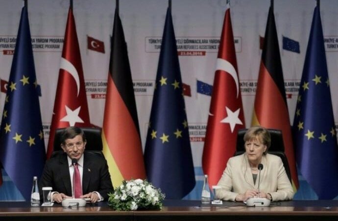 Έως τέλος Ιουνίου βίζα στους Τούρκους πολίτες ειδάλλως ακυρώνεται η συμφωνία ΕΕ-Τουρκίας για το μεταναστευτικό.