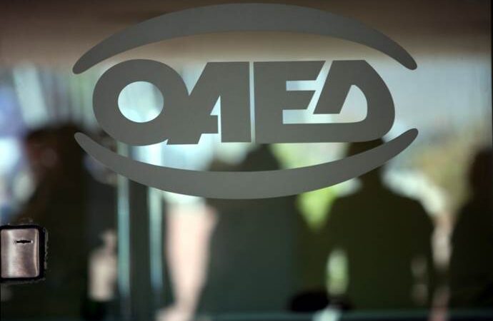 5.000 άνεργοι θα προσληφθούν σε Κέντρα Φιλοξενίας Προσφύγων και hot spots