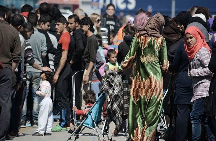 Πάνω από 631 πρόσφυγες μεταφέρθηκαν από Πειραιά σε Κυλλήνη, Ιωάννινα και Πιερία
