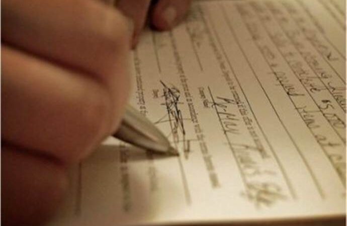 Μέχρι τις 13 Απριλίου απεργούν οι συμβολαιογράφοι