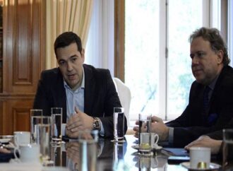 Έκθετος ο Κατρούγκαλος και στο ασφαλιστικό των βουλευτών. Παίρνει πίσω τη διάταξη