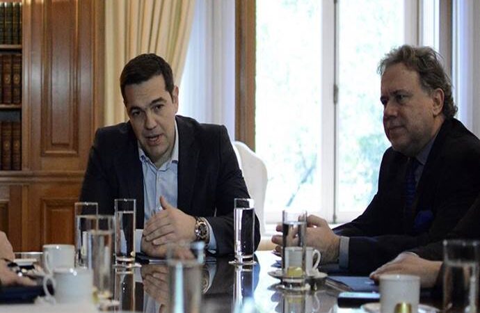 Έκθετος ο Κατρούγκαλος και στο ασφαλιστικό των βουλευτών. Παίρνει πίσω τη διάταξη