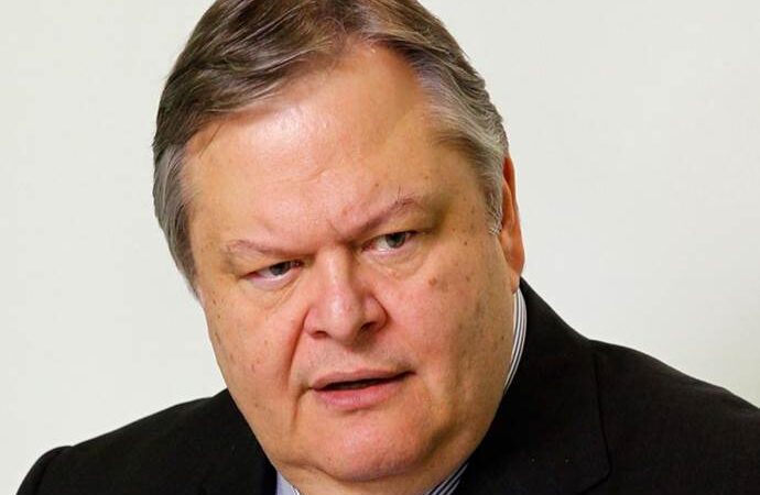 Απάντηση Βενιζέλου σε Παπανδρέου για δημοψήφισμα και Πρώτο Μνημόνιο