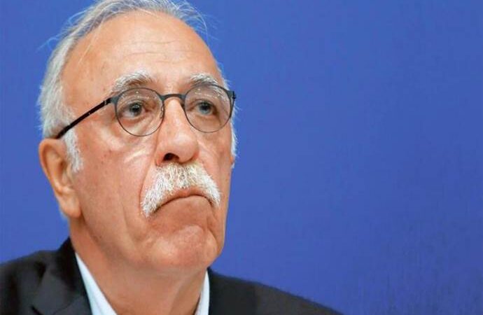 Βίτσας: Στις σκέψεις μας η καθιέρωση προσφυγικού διαβατηρίου