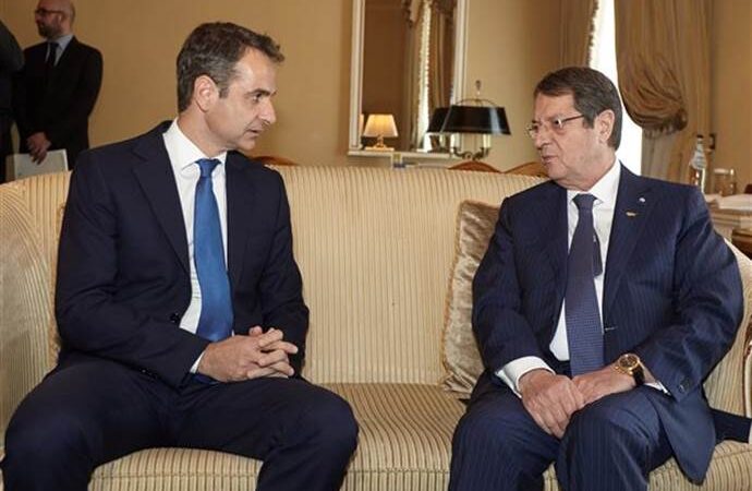 Αναστασιάδης-Μητσοτάκης: Βιώσυμη λύση στο κυπριακό το ταχύτερο