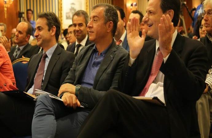 Προ των πυλών της ΝΔ Μάνος και Σκυλακάκης