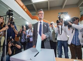 Οριακό προβάδισμα του ακροδεξιού Νόρμπερτ Χόφερ από το πρώτο exit poll των προεδρικών εκλογών στην Αυστρία