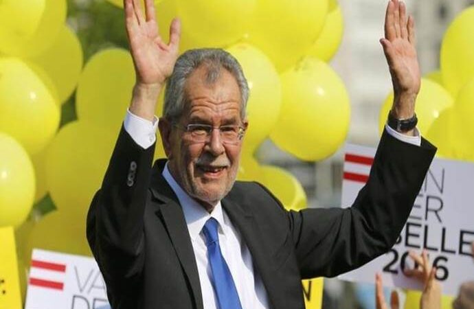 Έκπληξη: O ανεξάρτητος Αλεξάντερ βαν ντερ Μπέλεν είναι ο νέος πρόεδρος της Αυστρίας