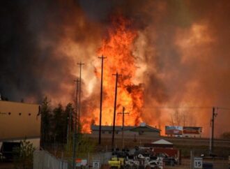 Κάηκε πόλη στον Καναδά