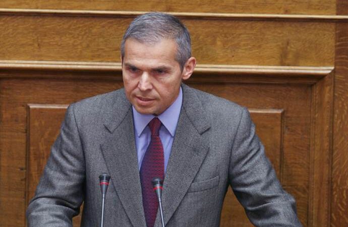 Εξηγήσεις από Καμμένο ζητά ο Δαβάκης