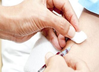 Ξεκινούν μαζικοί εμβολιασμοί μεταναστών