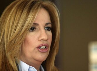 ΠΑΣΟΚ: Η κυβέρνηση κάνει ότι δεν ακούει τις δηλώσεις Παυλόπουλου; Πού το πάνε;