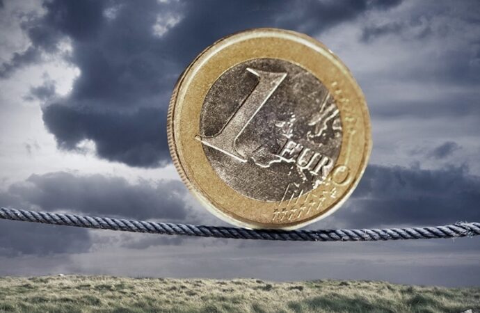 Φορολογικό μαστίγωμα: Άμεσα ο φόρος σε μπύρα -τηλεφωνία χάριν των ειδικών μισθολογίων