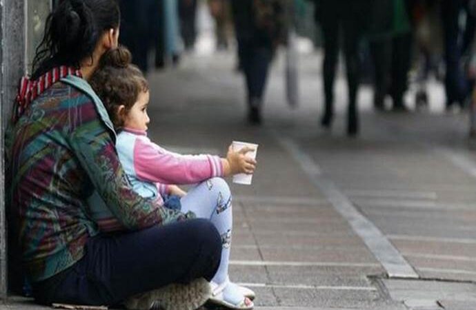 Αρνητικά τα πρώτα μηνύματα για την ελληνική οικονομία