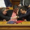 Ακύρωση για ΕΚΑΣ – Μισθολόγια εξετάζει η κυβέρνηση – Αναζητούν ισοδύναμα