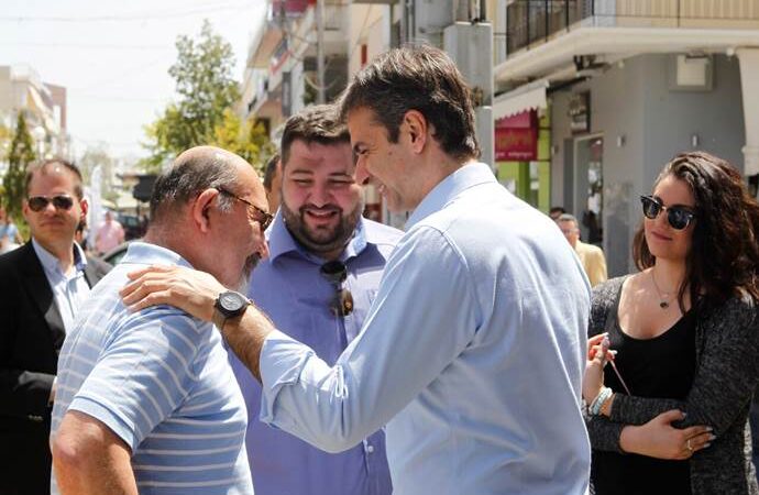 Ο Μητσοτάκης στο Περιστέρι: Τα νέα μέτρα βουλιάζουν την οικονομία σε ύφεση