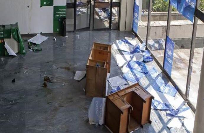 Επεισόδια σκίασαν τις φοιτητικές εκλογές. Ακυρώθηκε η διαδικασία στο Πάντειο