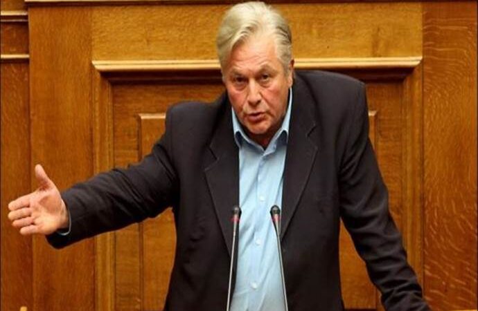 Eίπε – ξείπε ο Παπαχριστόπουλος ότι η κυβέρνηση διέρρευσε τη συνομιλία Τόμσεν-Βελκουλέσκου