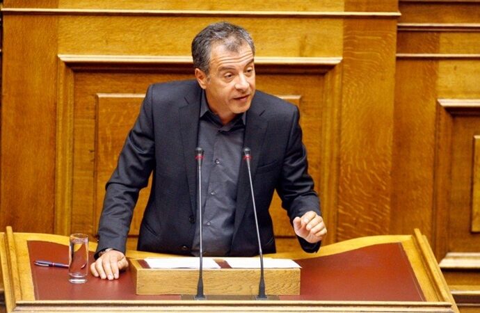 Στ. Θεοδωράκης: Η ανικανότητα της κυβέρνησης θα φέρει και 5ο μνημόνιο (VIDEO)