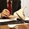 Ξαναρχίζουν οι πλειστηριασμοί – Αναστέλλουν την αποχή τους οι συμβολαιογράφοι