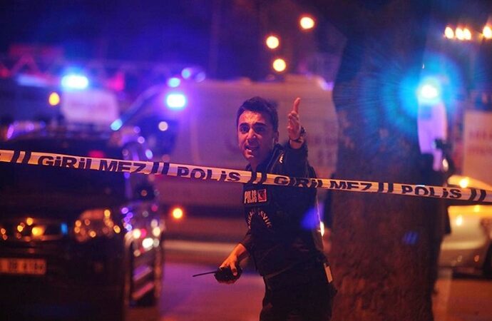 Έκρηξη αυτοσχέδιου μηχανισμού στην Κωνσταντινούπολη – Τέσσερις τραυματίες