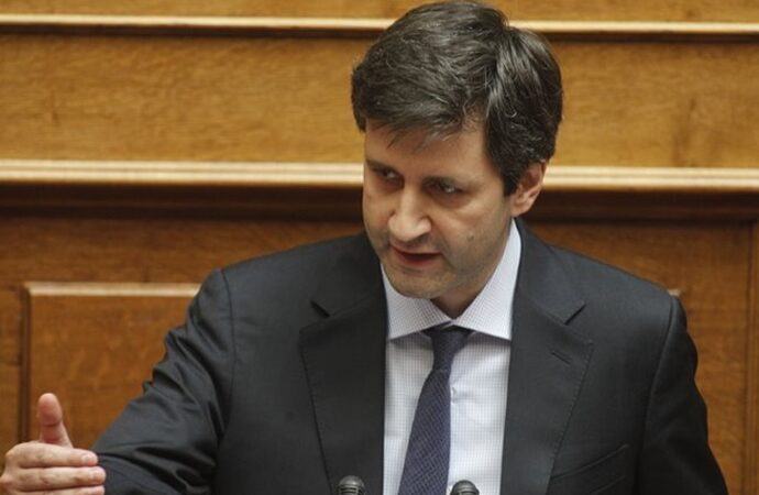 Υπέρμαχος των φορομπηχτικών μέτρων ο Χουλιαράκης