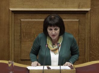 ΣΑΛΤΑΡΕ η Σαλτάρη και προσπαθεί να τρελάνει κι εμάς…