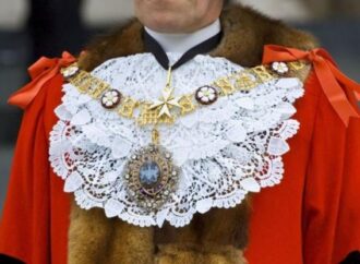 Για 47 ολόκληρα(!) λεπτά έγινε δήμαρχος