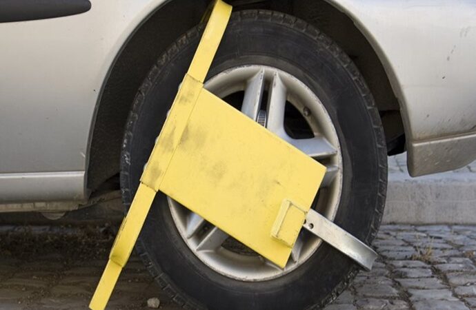 Δαγκάνες θα τοποθετεί ο Δημοτική Αστυνομία στα παρκαρισμένα ΙΧ