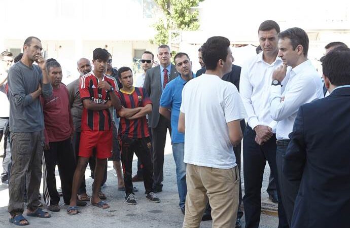 Την άμεση εκκένωση του Ελληνικού ζητά ο Μητσοτάκης