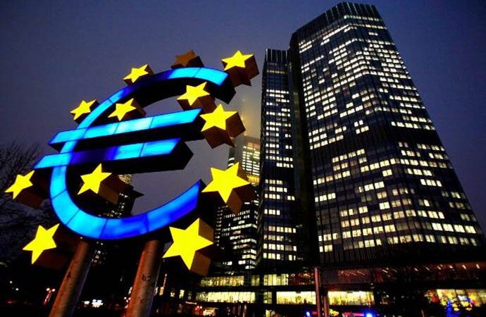 Επαναφέρει το waiver για τα ελληνικά ομόλογα η ΕΚΤ