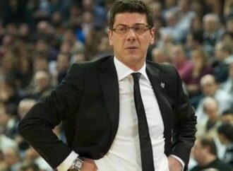 Νέος κόουτς της Μπαρτσελόνα ο Φώτης Κατσικάρης